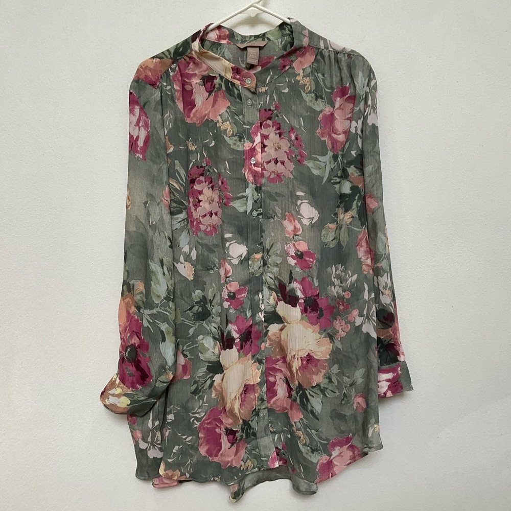 H&M Floral Button-Up Blouse in Sage Green and Pink